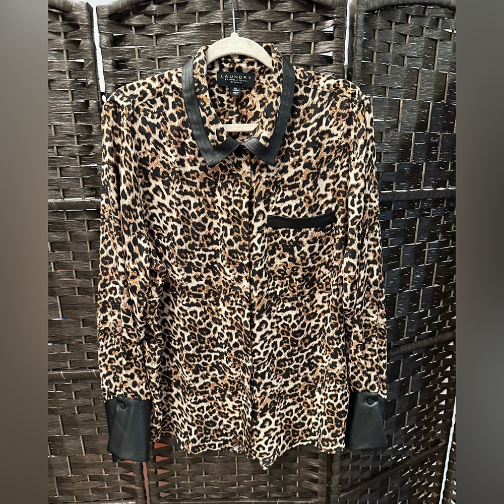 *NEW*Sz XL*Laundry by Shelli Segal* Faux Leather Trim Button-Up Shirt